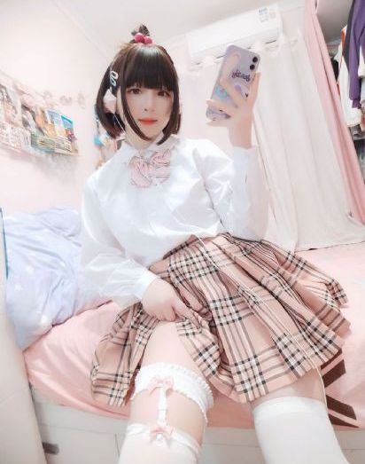 日本制服免费一区二区_高清高清在线